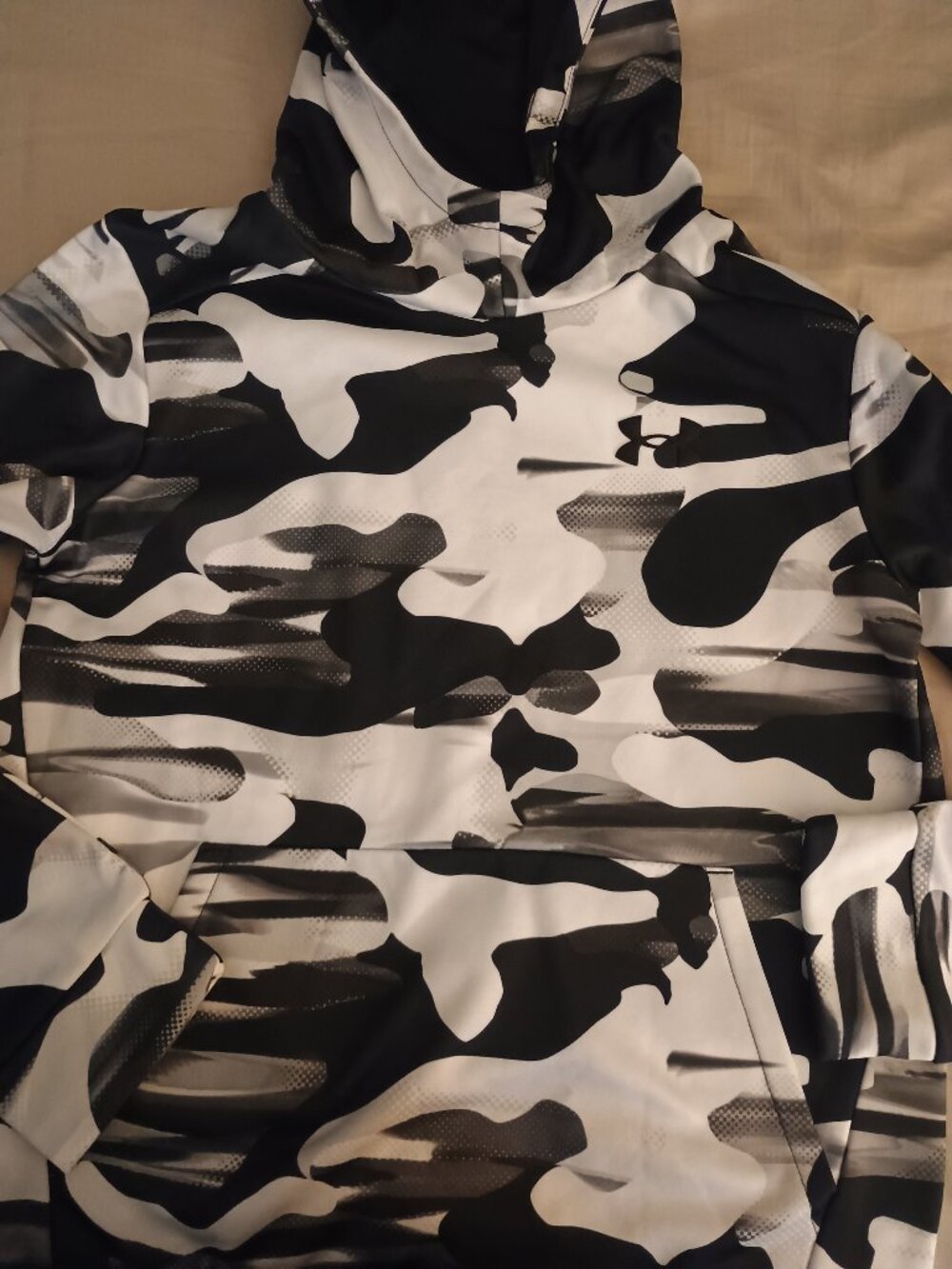 Boys Under Armour Pullover Hoodie Large Like New